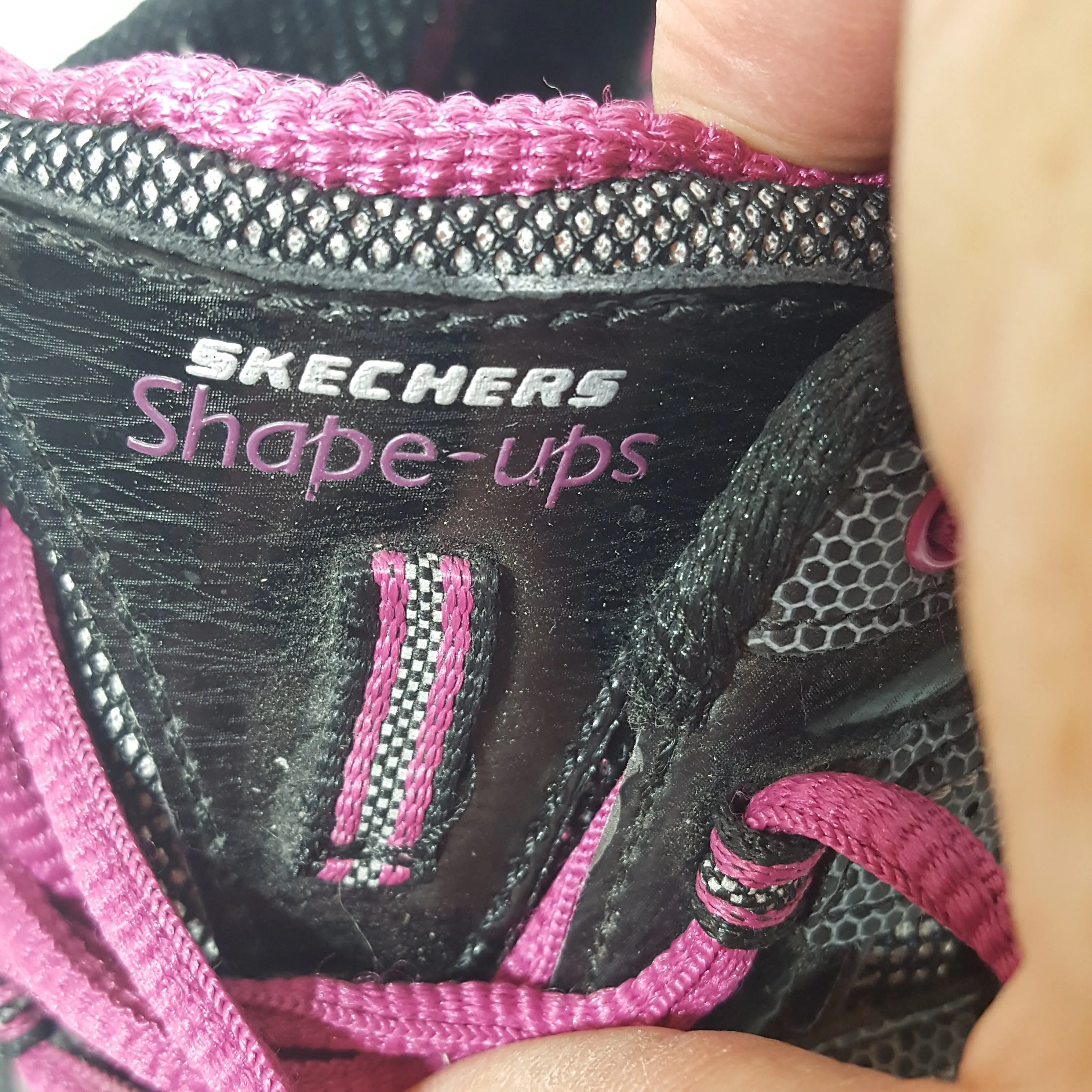 Skechers Womens Sneakers - Size 8.5 - Pre-owned - AWJRT5